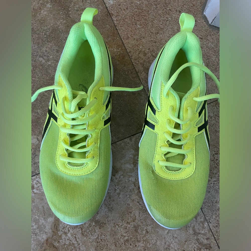 Sneaker , Size 6 youth Unisex Lazerbeam